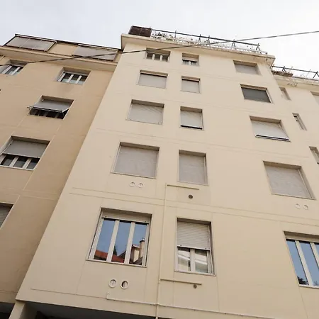 아파트 Guesthost - San Martino Comfy Flat In
